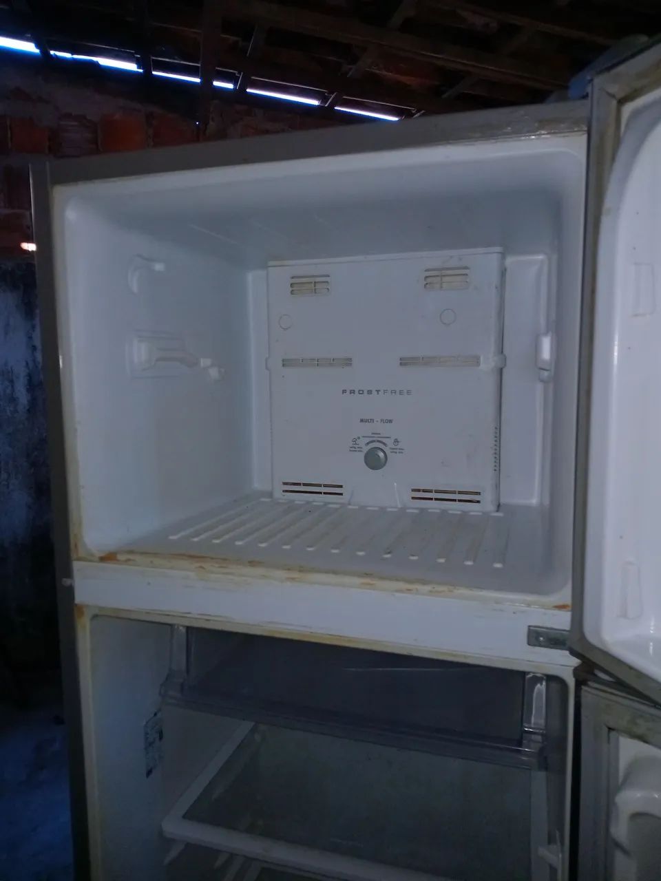 Geladeira boa toda pegando normalmete 