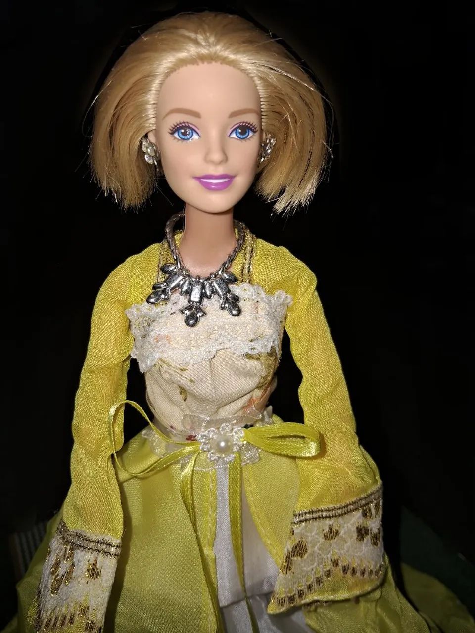 Barbie princesa Oriental amarela - Foto 4