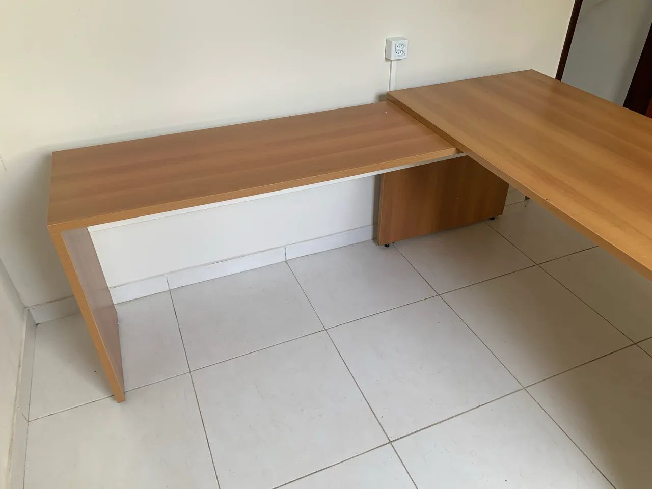 Mesa de escritório 65685588642179123