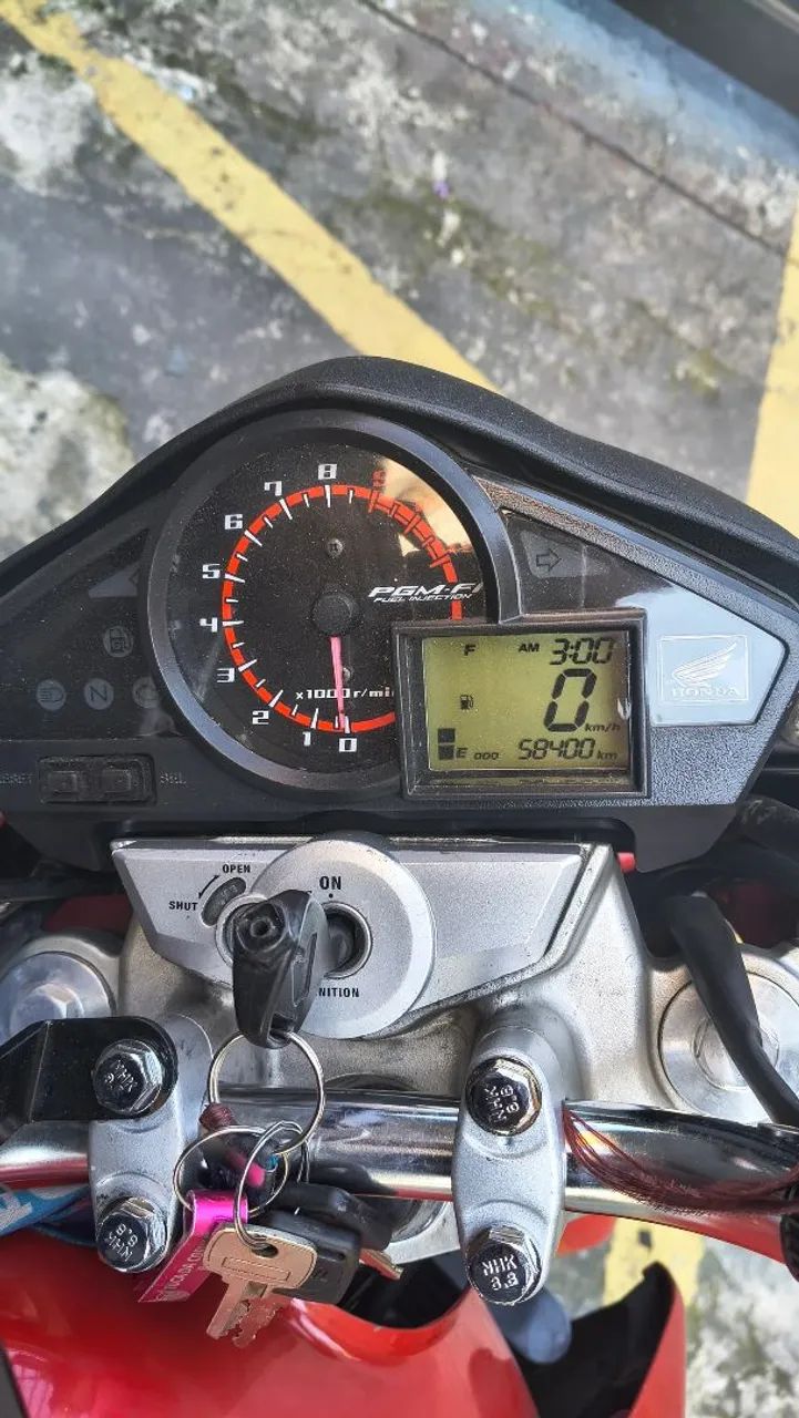 Vende-se cb 300r 2014  - Foto 4