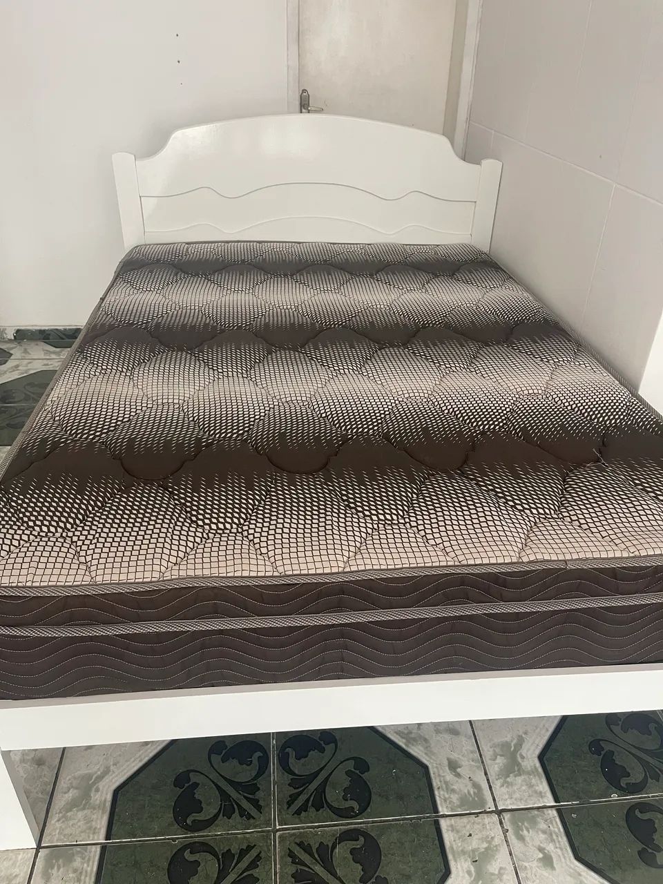 Cama de casal com colchão em perfeito estado com frete grátis  - Foto 2