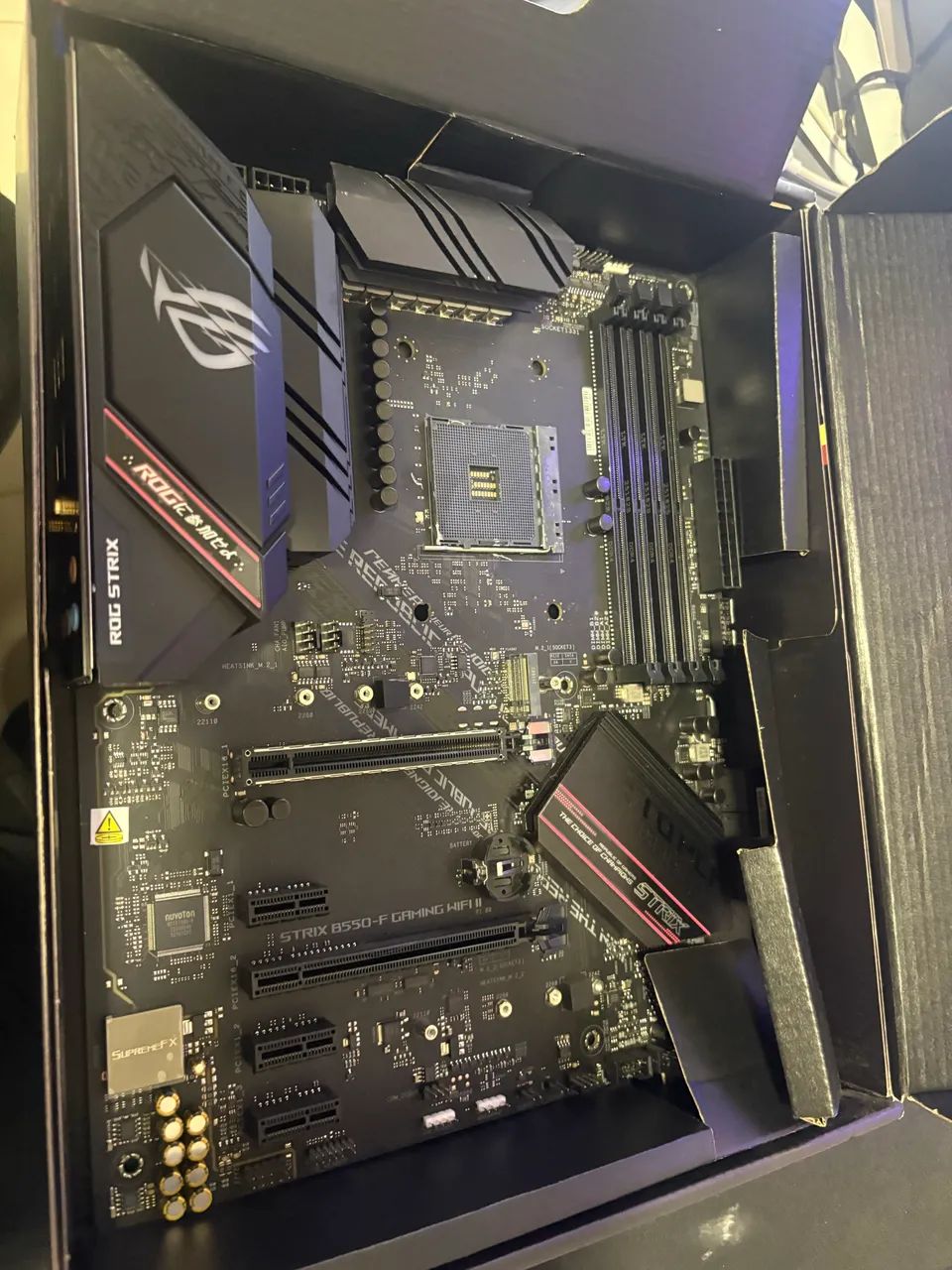 B550 ROG - Foto 2