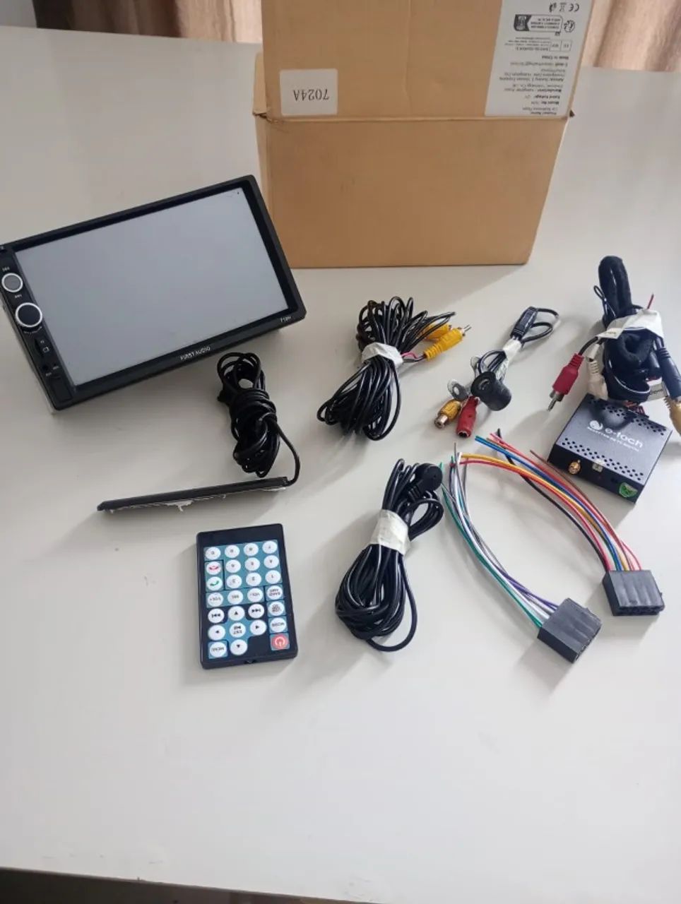 Vendo multimedia 7 polegadas completa com conversor de TV e câmera de ré 