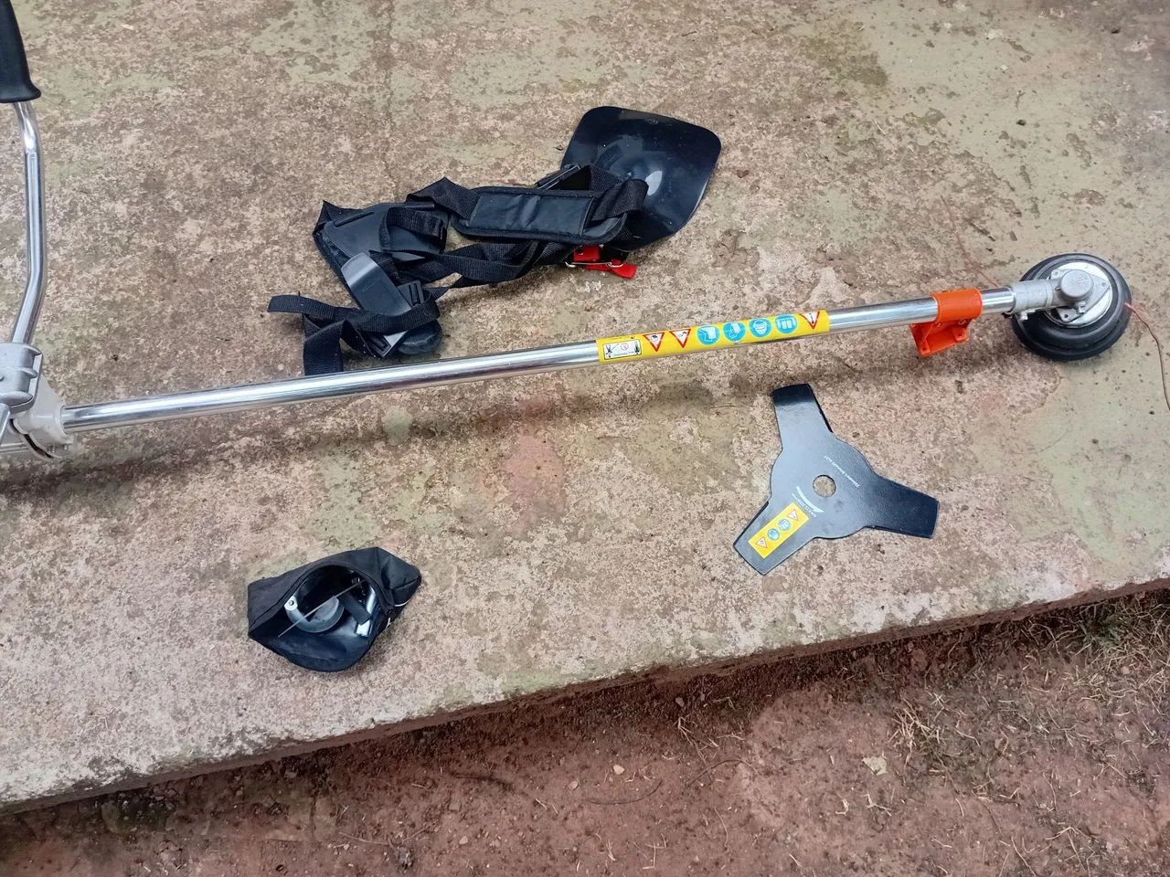 Roçadeira stihl nova - Foto 3