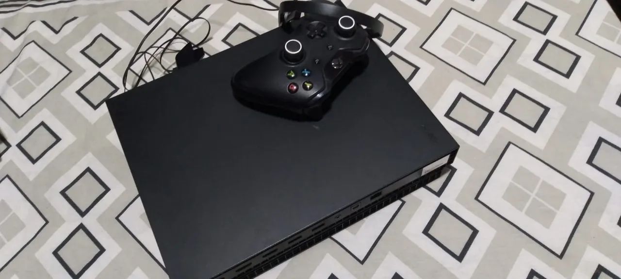 ? **Xbox One X 1TB - Kit Completo**<br> - Foto 5