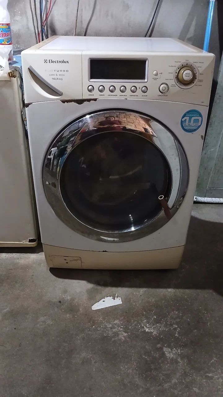MÁQUINA LAVA E SECA