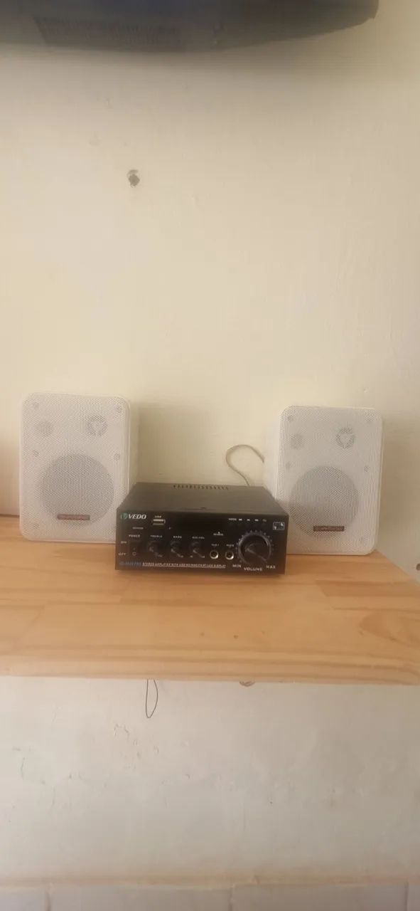 Receiver e caixa de som  