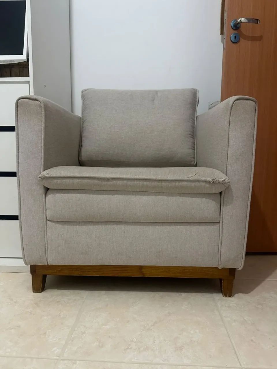 Poltrona begi para escritório, sala de estar ou quarto de visita.  - Foto 3