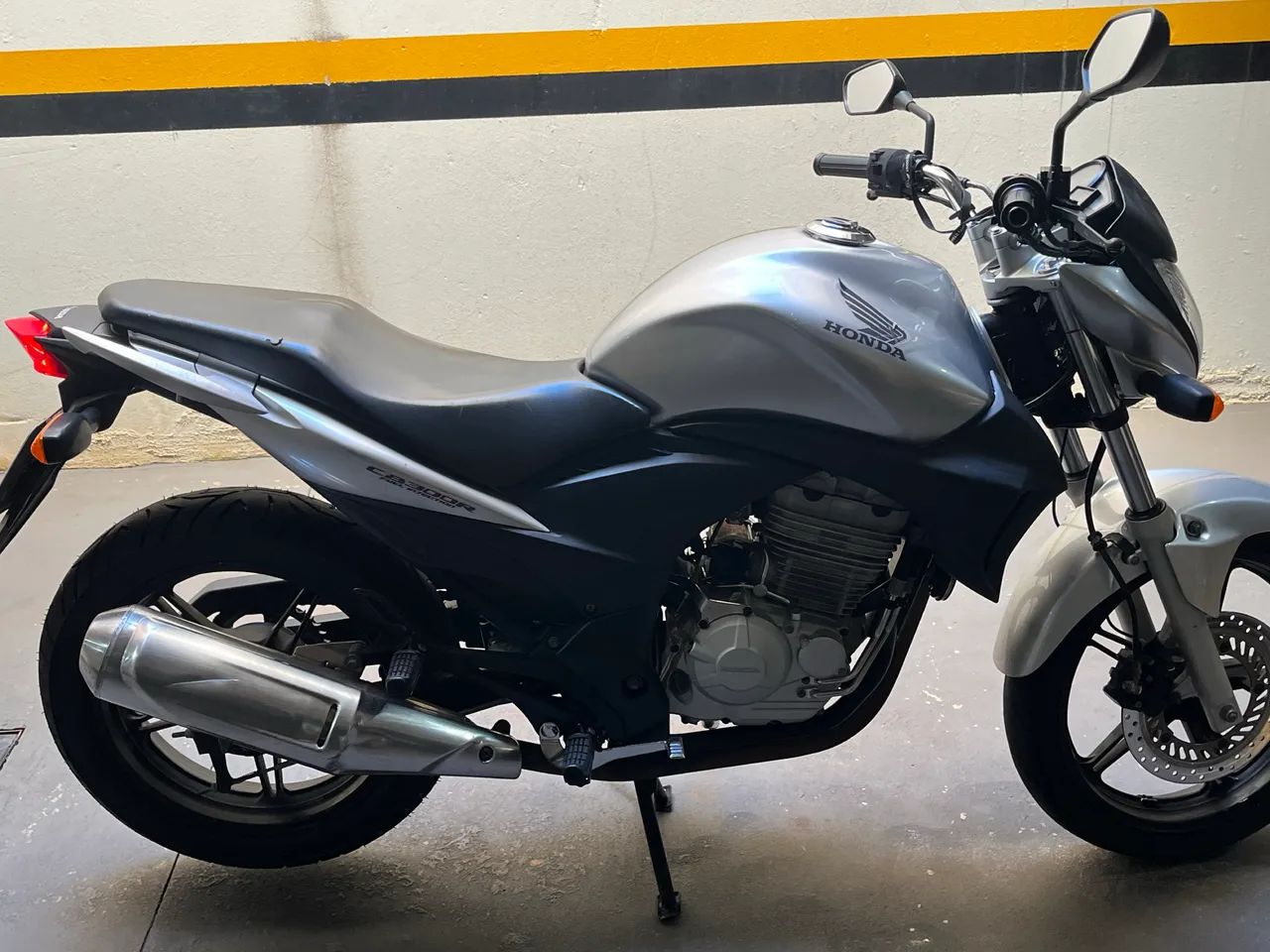 CB 300 2010 impecável 