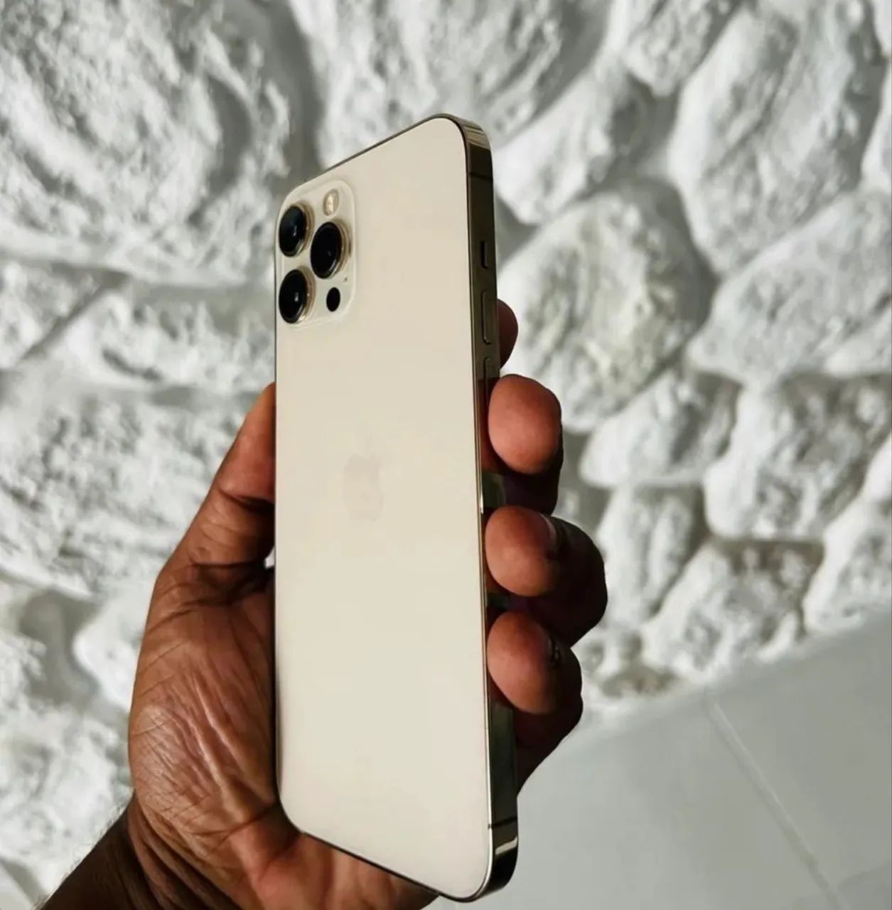 iPhone 12 Pro Max Dourado ! - Foto 3