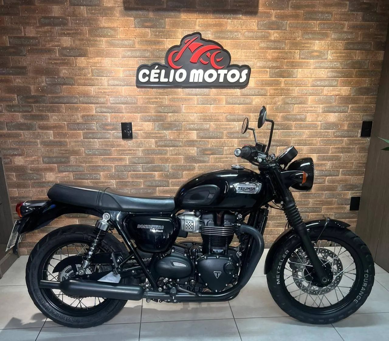 TRIUMPH BONNEVILLE T 100 BLACK 2018