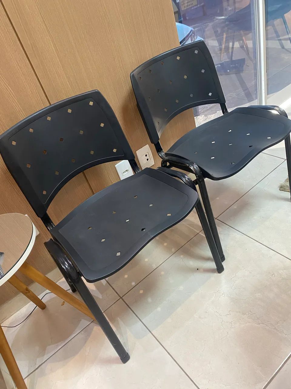 Cadeira recepção atendimento preta - Foto 5