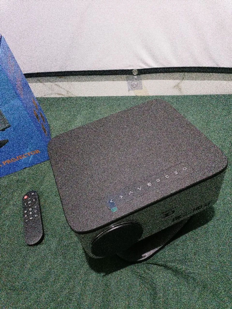 Vendo lindo projetor novo Horlat excelente imagem , som alto , super conservado na caixa. - Foto 3