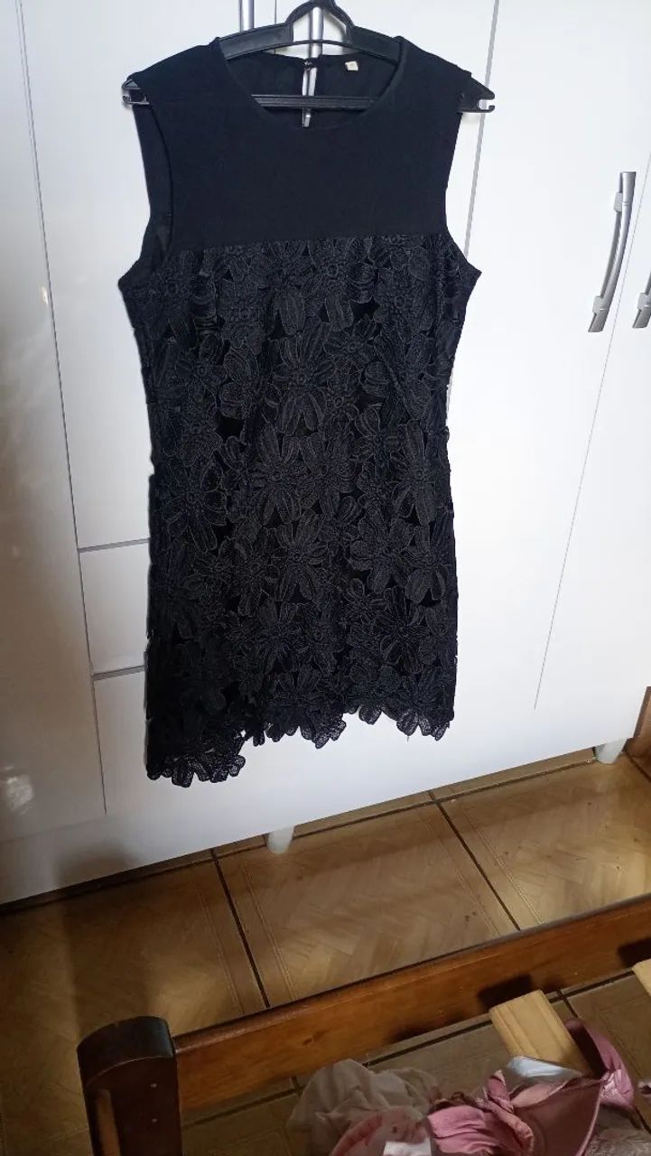 Vestido feminino preto em renda 
