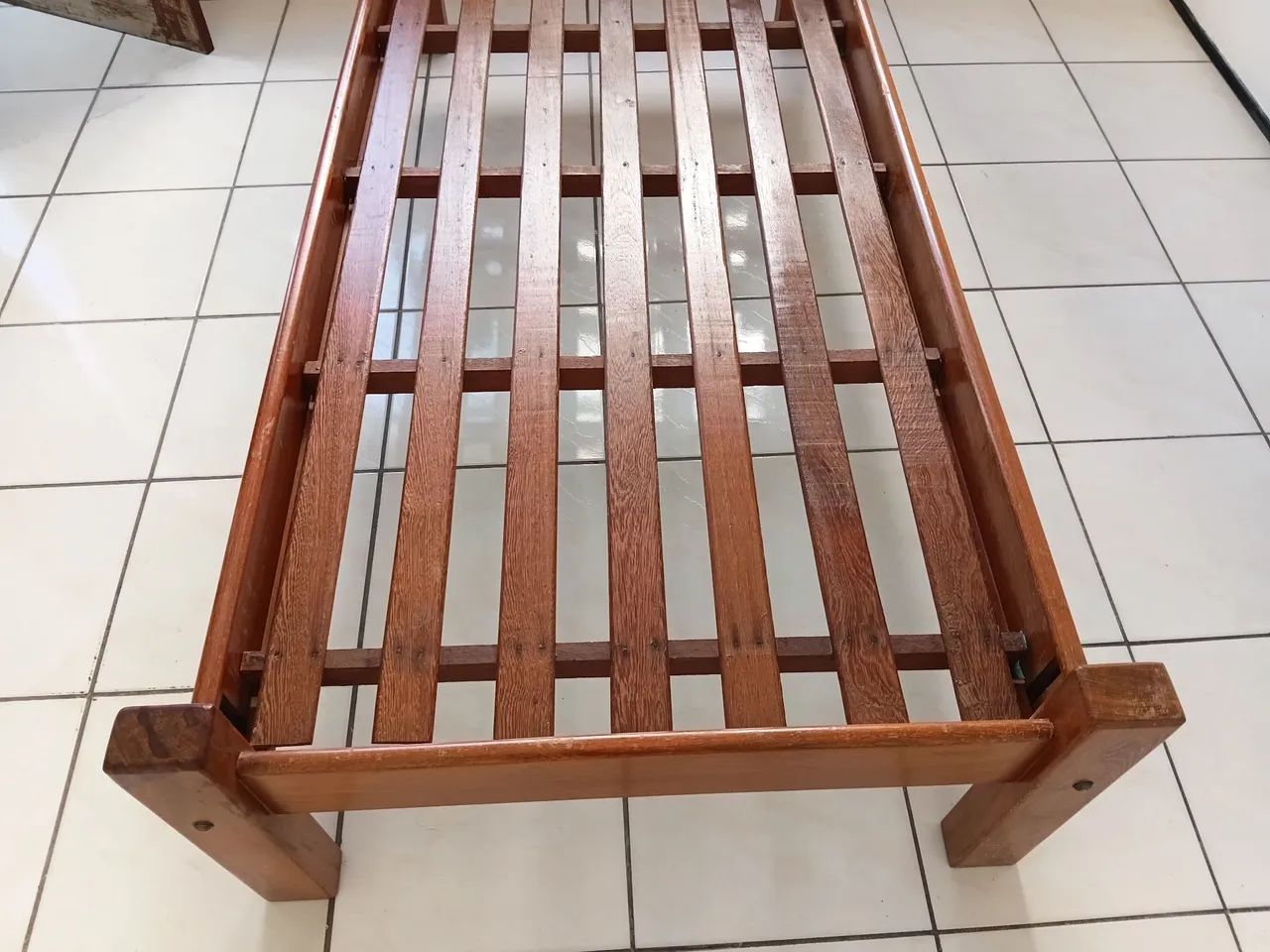 CAMA SOLTEIRO MADEIRA MACIÇA NOVÍSSIMA!! - Foto 3