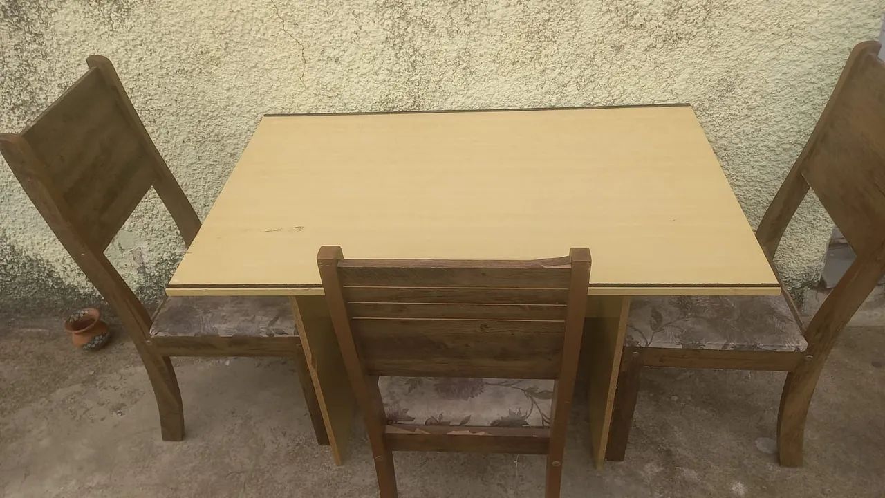 Mesa 4 cadeiras ótimo estado  - Foto 2