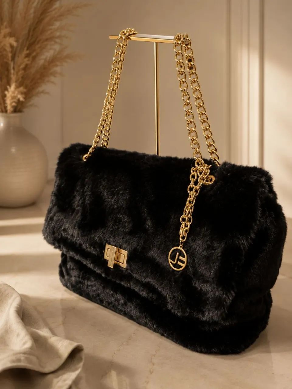 Bolsa de ombro preta Jorge Bischoff