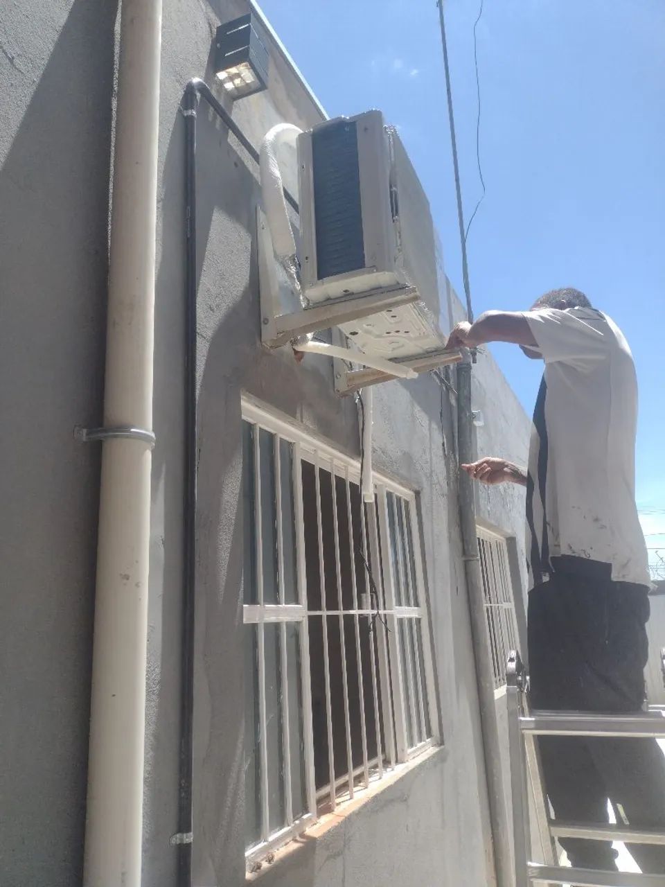 Instalação de ar condicionado e eletricista 