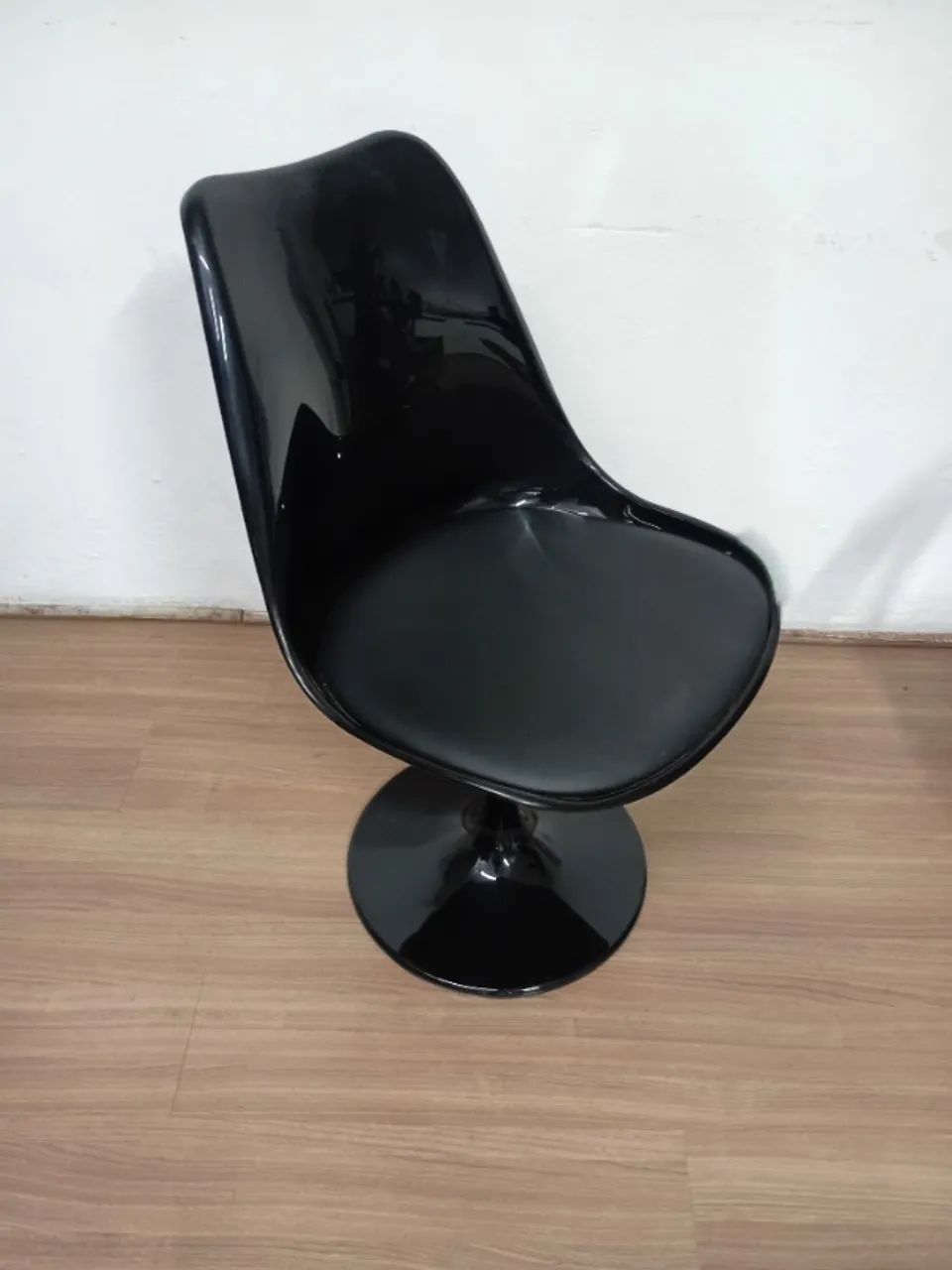 Cadeira Design Saarinen Preta em ABS  - Foto 2