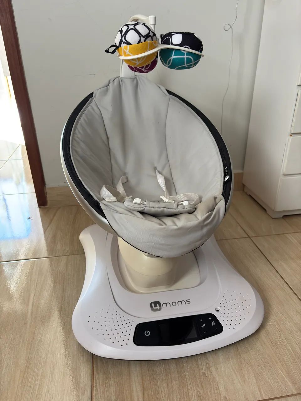 Cadeira de balanço Mamaroo 4 Moms