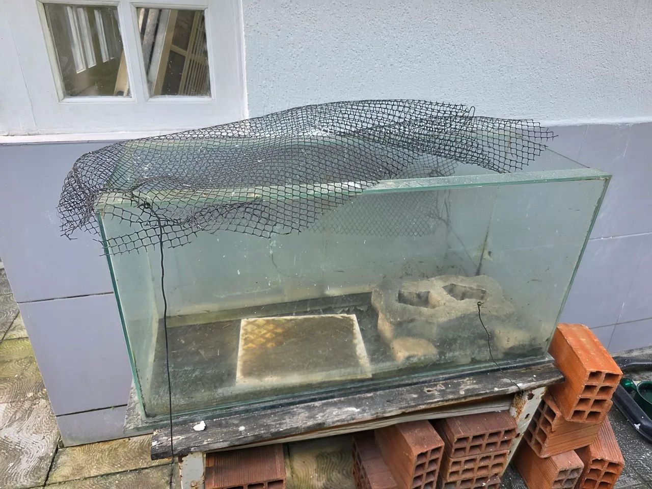 Vendo aquário de 80 lt - Foto 2