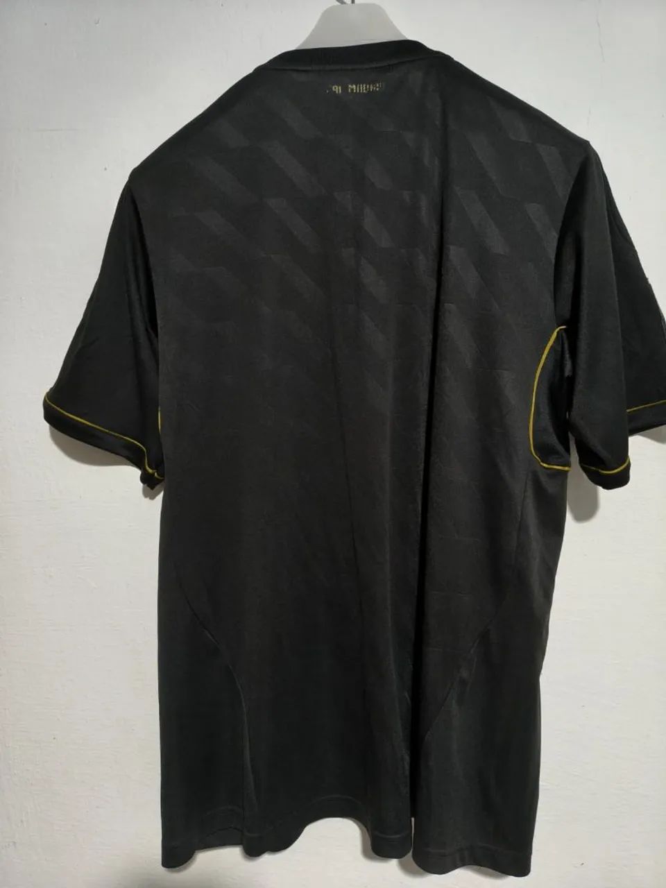 Camisa do Real Madrid da cor preta  - Foto 2
