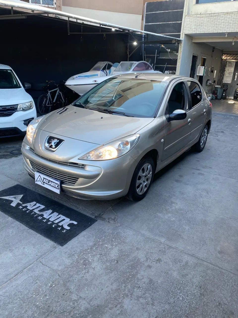 Peugeot 207 207 XR 1.4 FLEX 8V 5P 2013