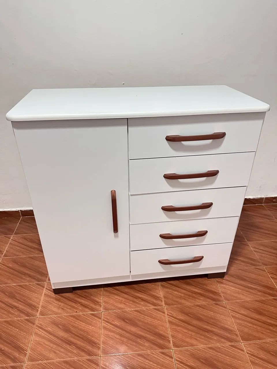 Cômoda branca 
