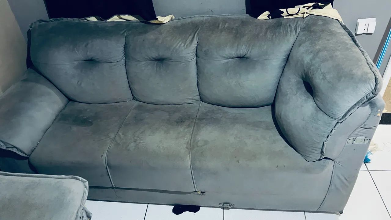 Sofa semi novo65578332695681120