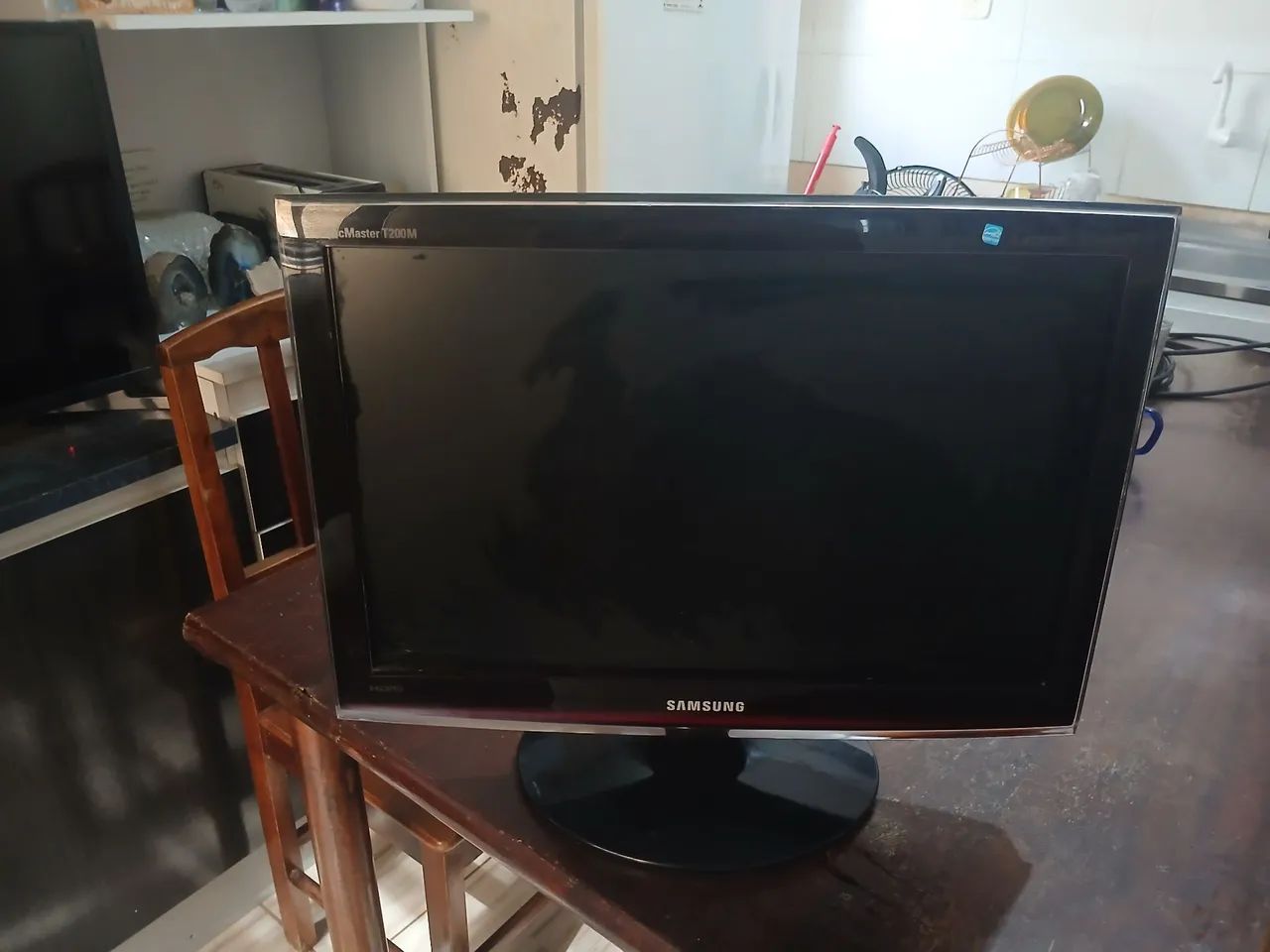 Monitor e tv funcionando porem tem uma manchinha na imagem 50reais  - Foto 3