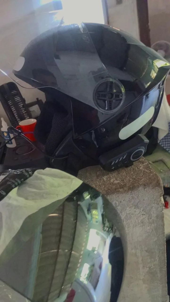 Capacete com viseira cromada e fone - Foto 2