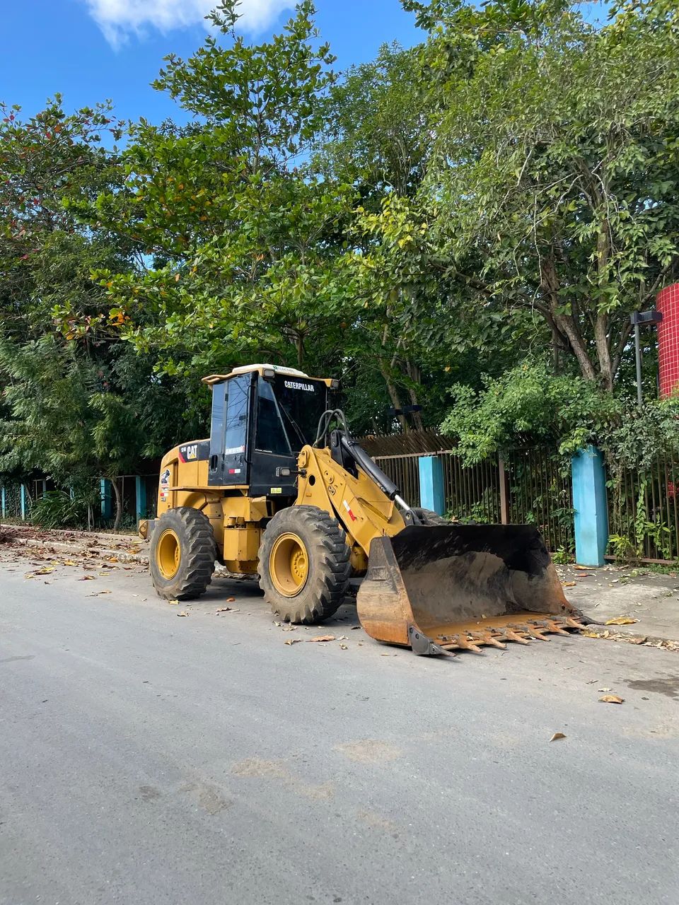 VENDE-SE OU TROCA MÁQUINA 100% OPERACIONAL  