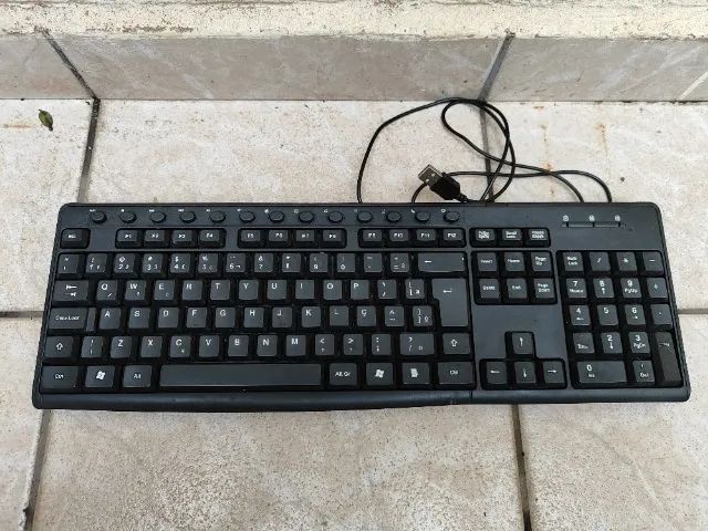 Teclado USB com Fio e Teclado Numérico ao Lado e Atalhos na Parte de Cima - Foto 3