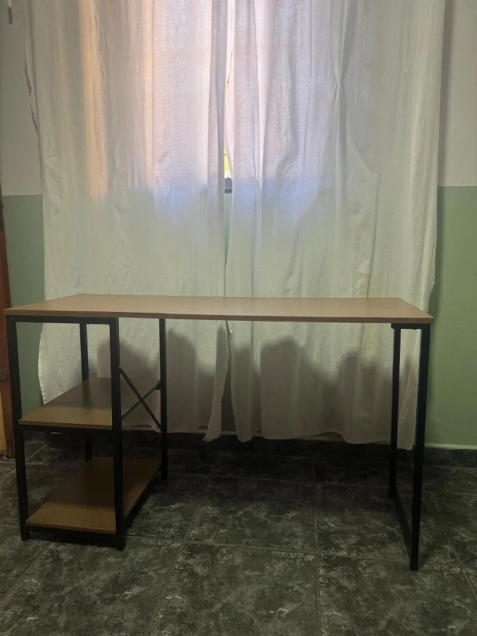 Escrivaninha Estilo Industrial com Prateleiras Laterais - Foto 2