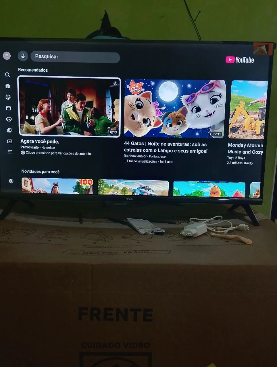 Vendo tv tCL 36 polegada pega whafai tá zerada tem nota fiscal  - Foto 6