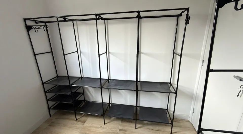Guarda roupa desmontável 