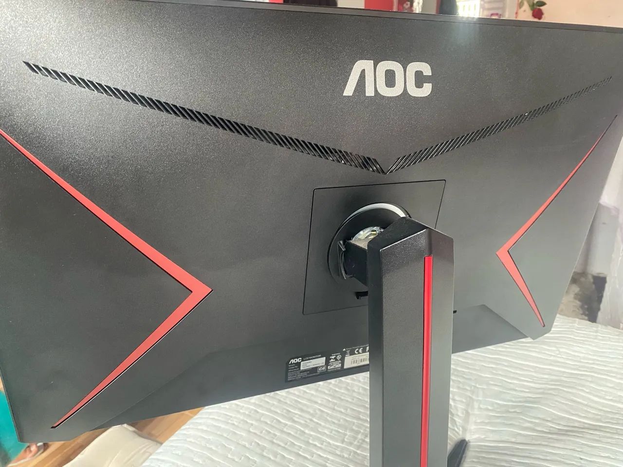 Monitor AOC 27 Pol 144Hz - Foto 2