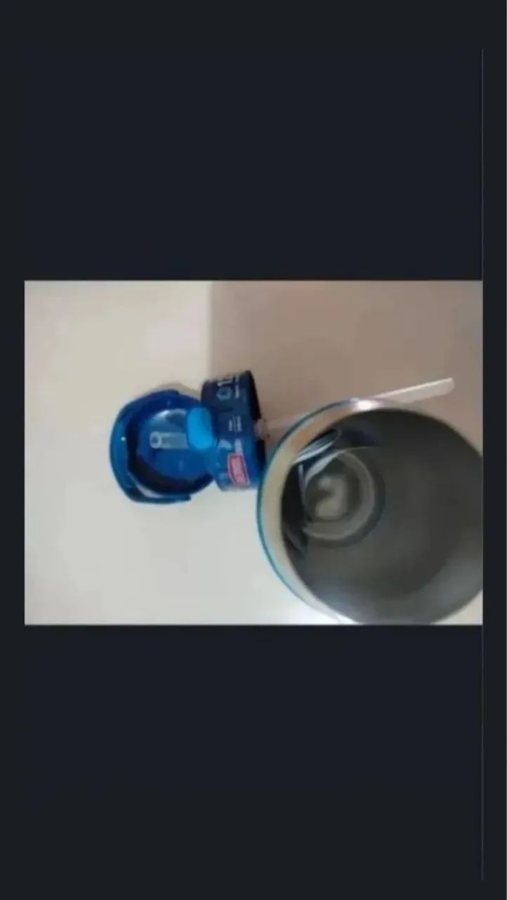 Garrafa térmica Thermos infantil nova na caixa  - Foto 5