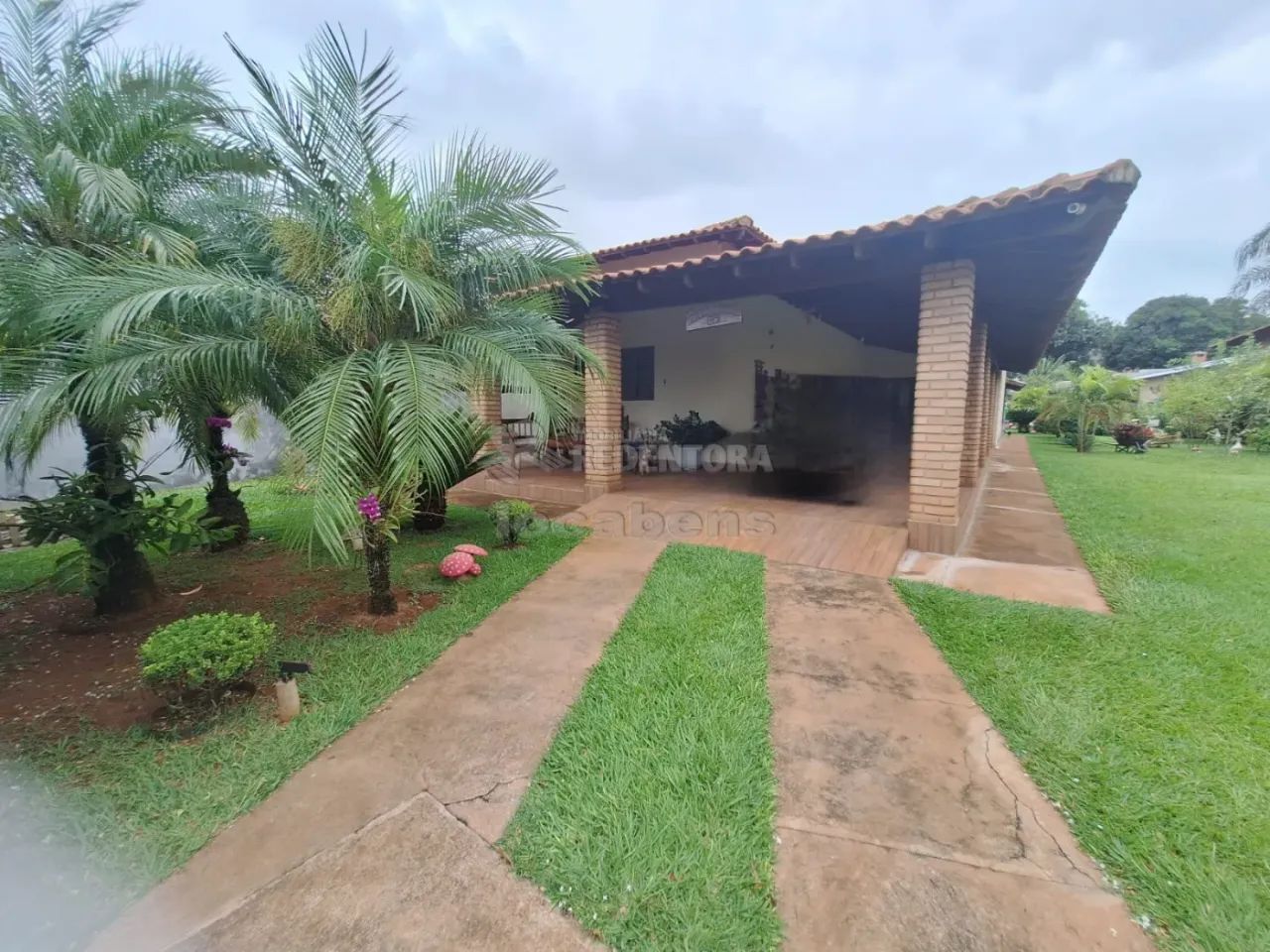 Chácara com casa com 3 dormitórios 1 tipo apartamento e área lazer - Foto 3