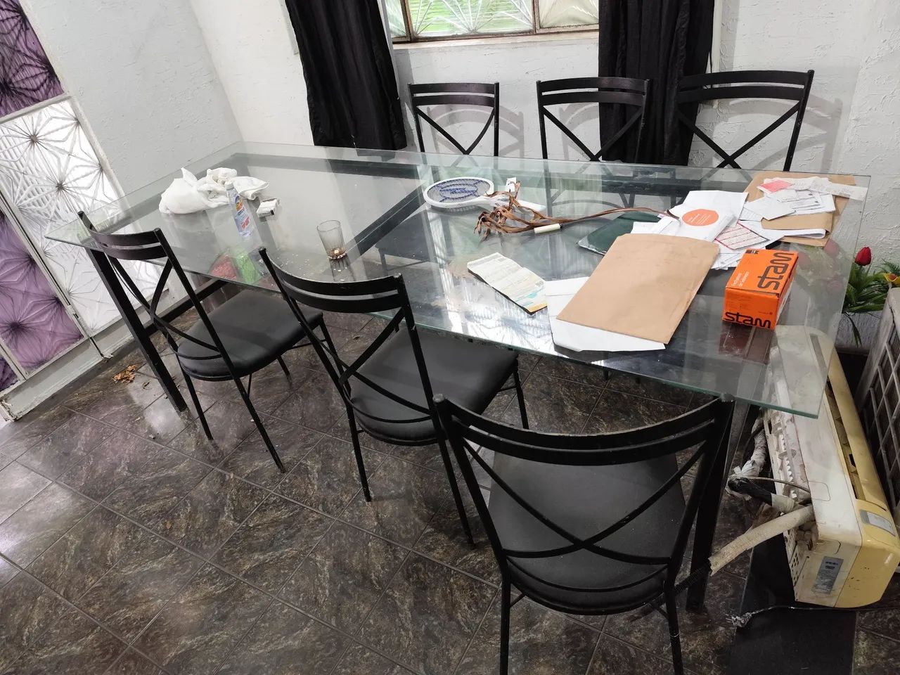 Mesa + de 6 lugares em vidro