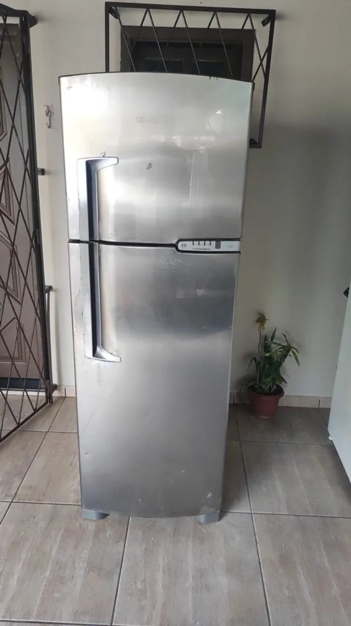Vendo geladeira 