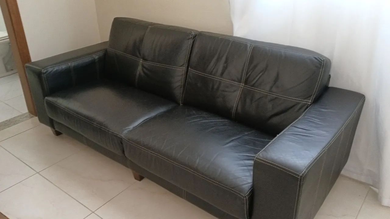 Sofá de couro 3 lugares