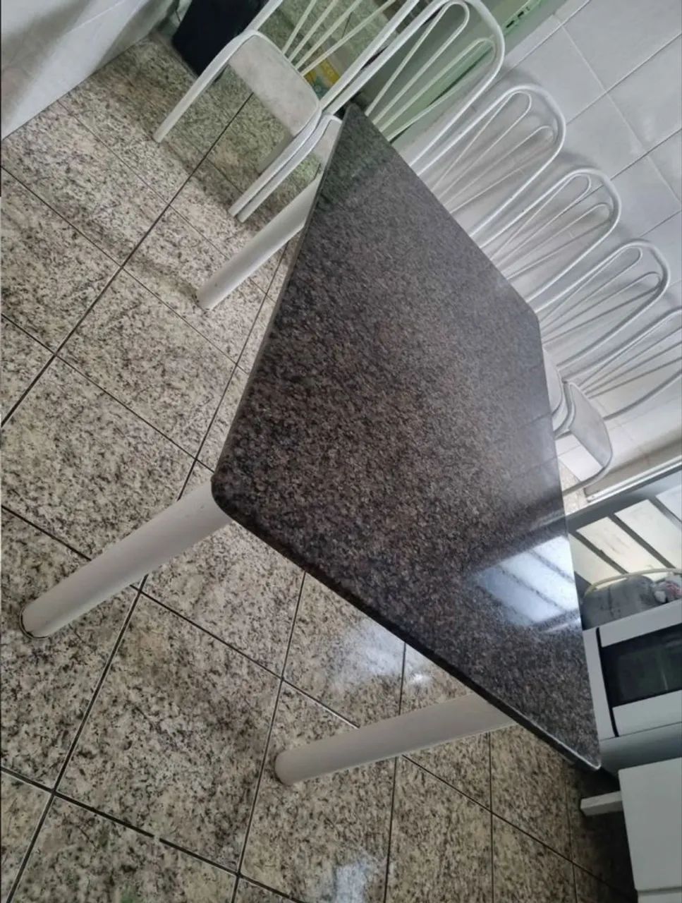 Mesa de mármore com 6 cadeiras  - Foto 2