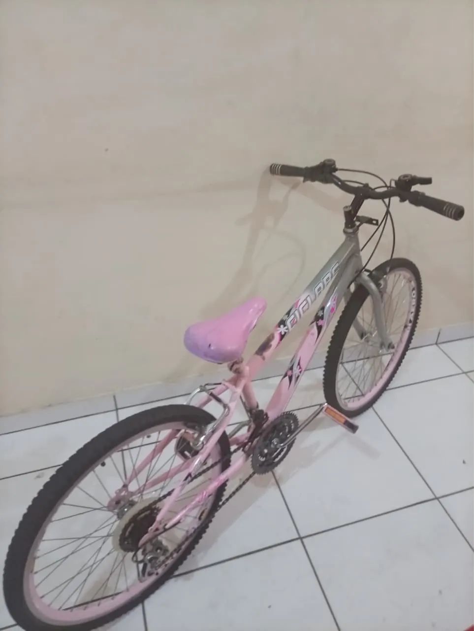 Vende-se bicicleta feminina 18 marchas, aro 24 aero toda revisada - Foto 2