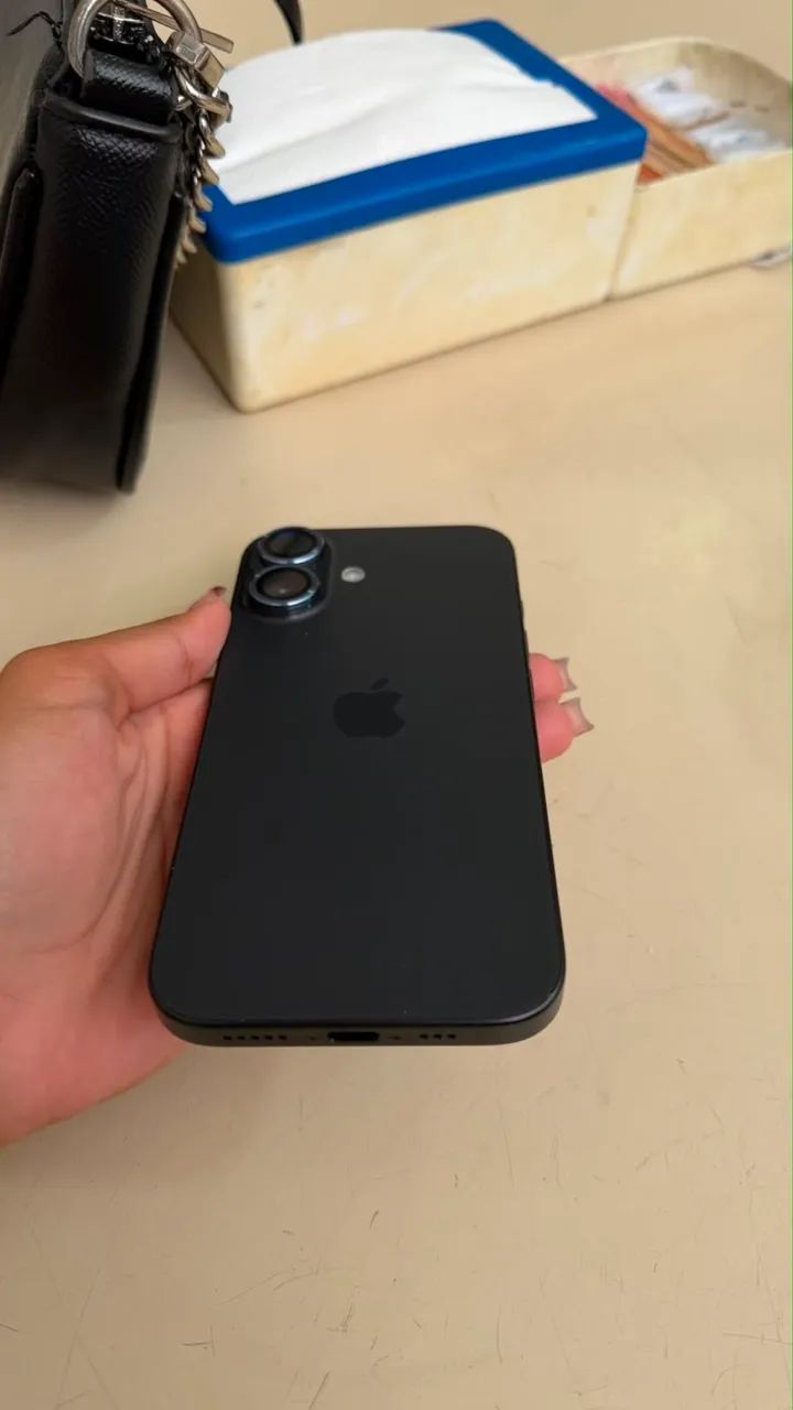 iPhone 16
