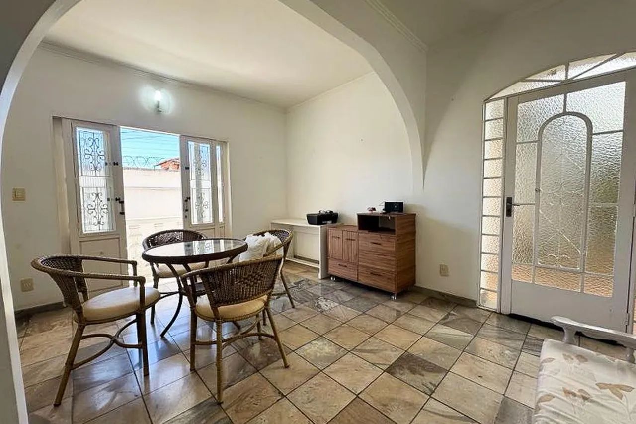 Casa à Venda - Castelo, 5 Quartos, 360 m2