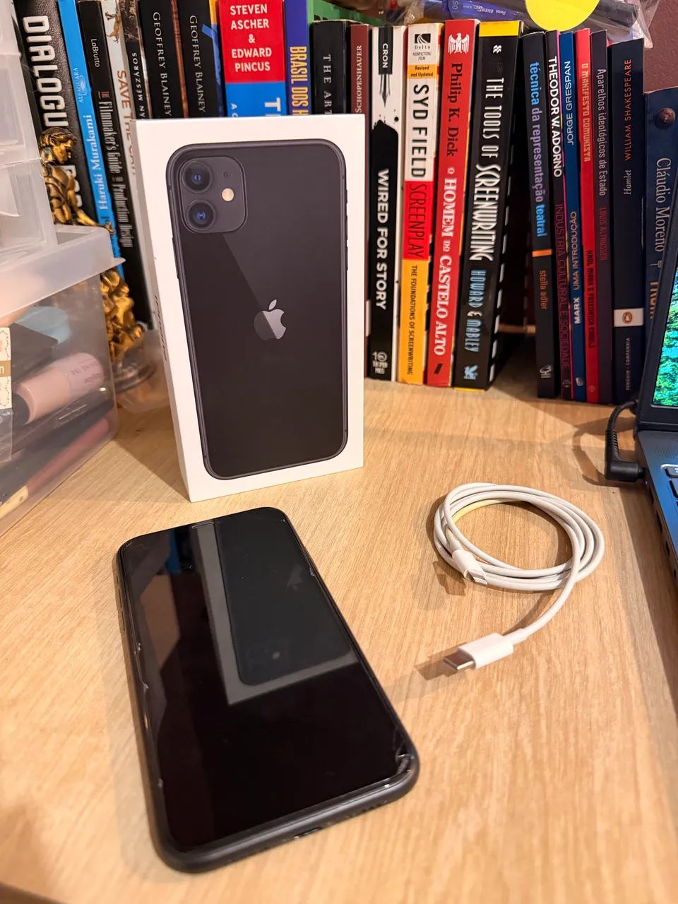 iPhone 11 128GB c/ caixa e acessorios 
