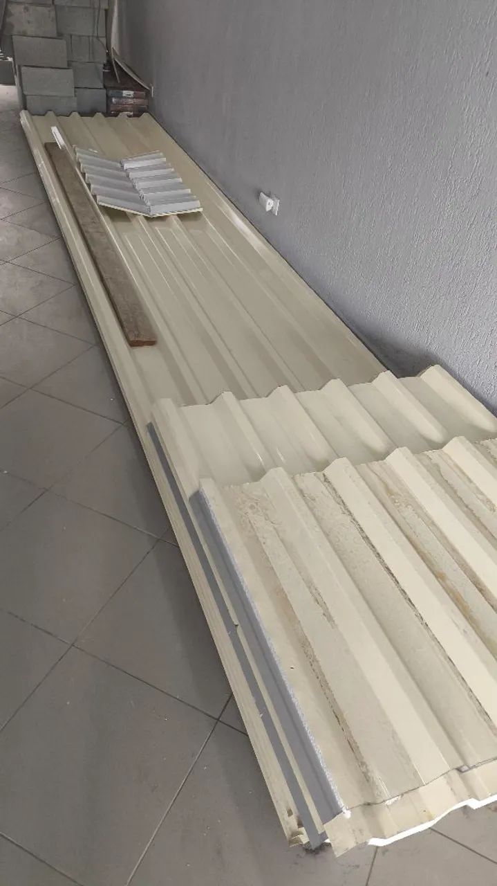 Telha sanduíche bege