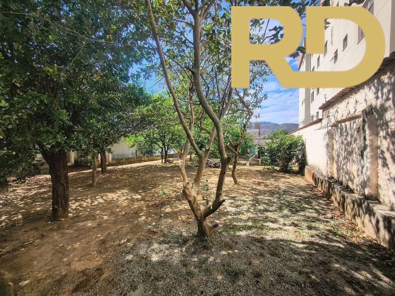 Casa em terreno de 1450m² com 4 quartos. - Foto 4