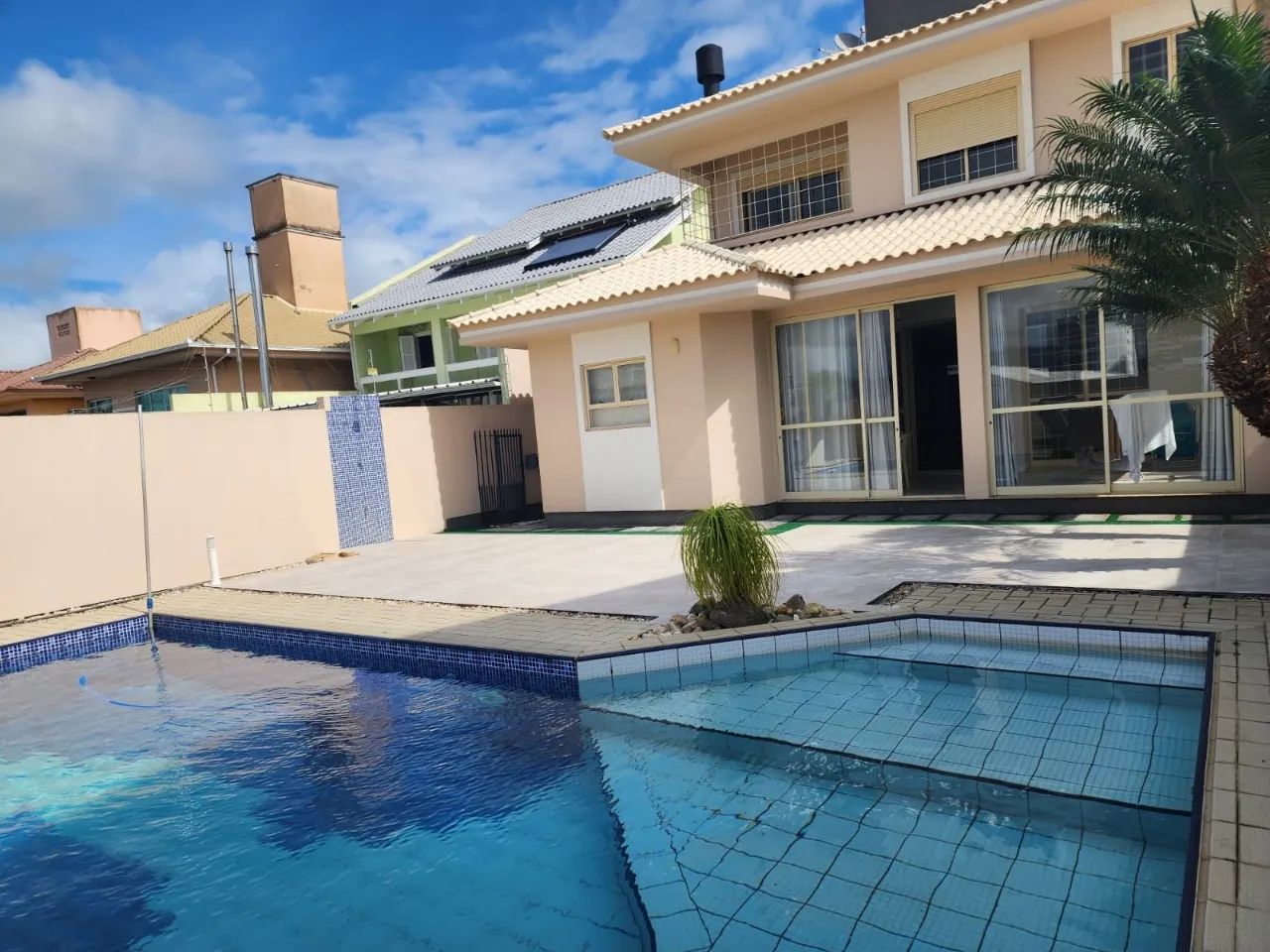 Casa com 5 dormitórios à venda em Coqueiros - Foto 4